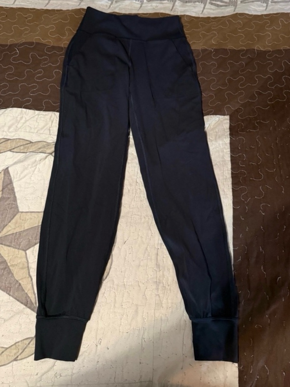 Lululemon Align Jogger 28"
Black